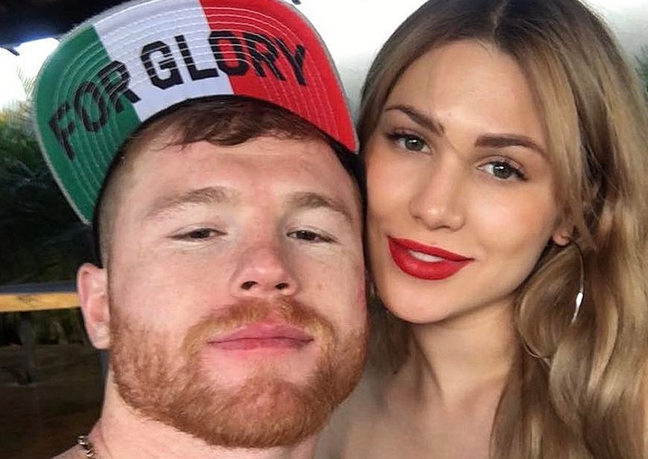 Infartante Foto De La Novia De Canelo En Traje De Bano La Opinion