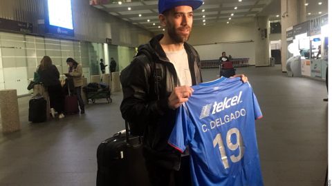 César "Chelito" Delgado arribó la mañana de este miércoles a la Ciudad de México
