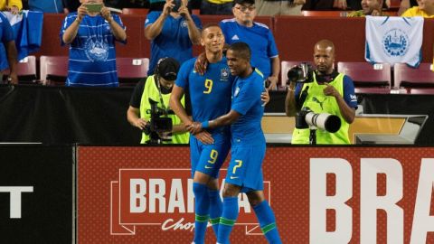 El brasileño Richarlison celebra su gol contra El Salvador en el FedEx Field. (Foto: JIM WATSON / AFP/Getty Images)