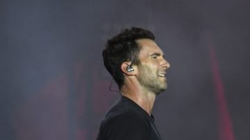 El grupo Maroon 5 liderado por Adam Levine sería el encargado ya de amenizar el medio tiempo del próximo Super Bowl.      (Foto: APU GOMES/AFP/Getty Images)