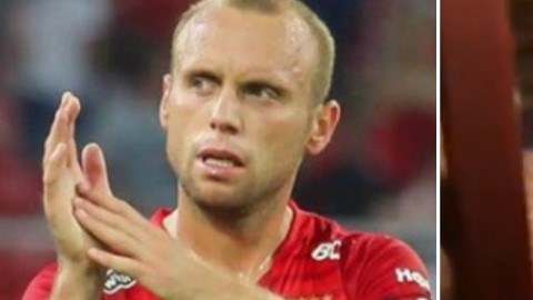 Denis Glushakov, capitán del Spartak de Moscú vivió un momento realmente incómodo.