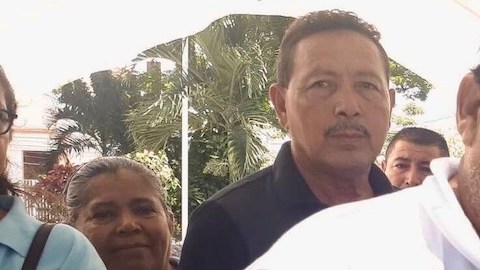 Hernán Otoniel con su madre durante su primer encuentro en Honduras.