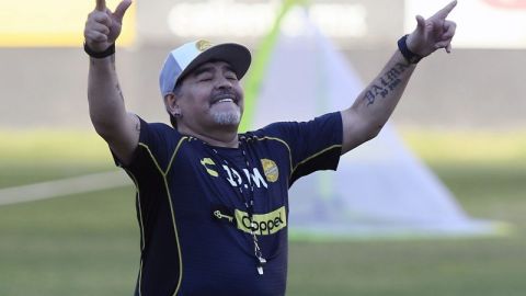 Diego Armando Maradona se estrena como director técnico de los Dorados de Sinaloa. (Foto: Imago7/Roberto Armenta)