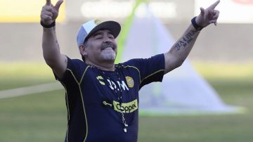 Diego Armando Maradona se estrena como director técnico de los Dorados de Sinaloa. (Foto: Imago7/Roberto Armenta)