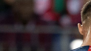 El mexicano Lainez (casi fuera de cuadro) fue minimizado por el estadounidense Matt Miazga. (Foto: Imago7/Etzel Espinosa)