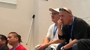 Uno de los asistentes a la charla motivacional.