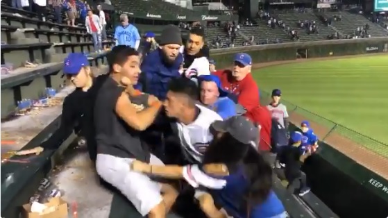 Aficionados de de Cubs protagonizaron una pelea al parecer por insultos racistas
