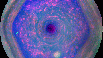 La corriente de chorro de seis lados en el polo norte de Saturno conocida como "el hexágono".
