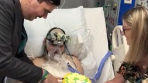 La boda se celebró de urgencia en el hospital.