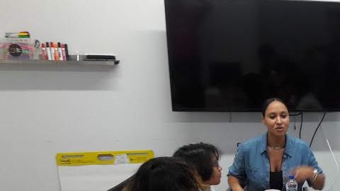 La organización LEA ofrece talleres y grupos de apoyo a niños y adolescentes.