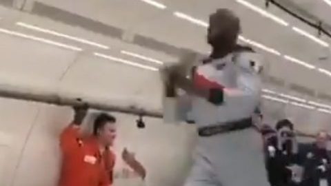 Usain Bolt, el amo y señor de la velocidad sin fuerza de gravedad.