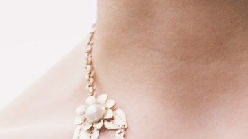 Impuesto escote vestido de novia