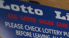 Jugadores de lotería buscan las tiendas con buena suerte.