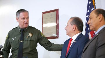 10/23/18 / LOS ANGELES/ Undersheriff Don Barnes joined Mario Cuevas, Head Consul of Mexico in Orange County, during a press conference in Orange County, to unveil a new release public service announcement to remind residents that local law enforcement does not enforce immigration laws while on patrol. (Aurelia Ventura/La Opinion)
