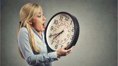 Reducir horas de trabajo puede mejorar la salud y la vida personal.