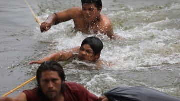 Muchos de los migrantes se arrojaron al río. Getty Images