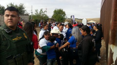 Cerca de 250 familias, separadas por motivos migratorios, pudieron abrazarse.