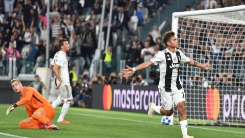 El argentino Paulo Dybala celebra un gol de la Juventus ante el Young Boys. Foto: EFE/ANDREA DI MARCO)