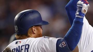 Kike Hernández  pegó de jonrón con los Dodgers de Los Ángeles frente a  Atlanta. (Foto: EFE/Mike Nelson)