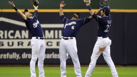 Los Milwaukee Brewers barrieron a los Colorado Rockies en la Serie Divisional de la Liga Nacional. (Foto: EFE/EPA/TANNEN MAURY)