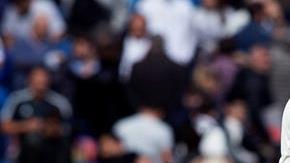 Los jugadores del Real Madrid se lamentan, tras la derrota ante Levante