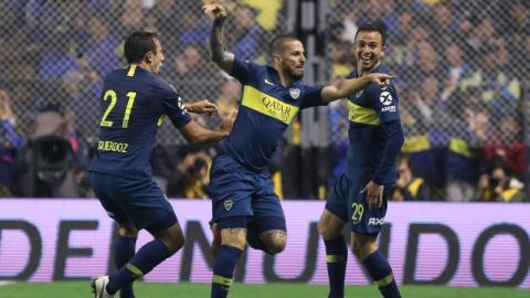 Darío Benedetto festeja el triunfo de Boca Juniors sobre el Palmeiras en la Copa Libertadores. (Foto: EFE/Juan Ignacio Roncoroni)