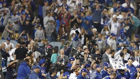 Tuvieron que pasar 18 entradas para que Dodgers derrotaran a Red Sox