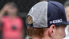 El británico Lewis Hamilton saluda al holandés Max Verstappen al término del GP de México. (Foto: EFE/EPA/Alfredo Estrella)