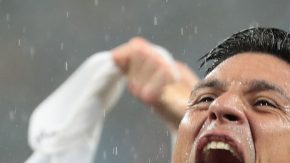 Gonzalo Martínez  y Jonatan Maidana de River Plate celebran la victoria ante Gremio. (Foto: EFE/Silvio Ávila)