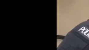 Los arrestan por comprar agua