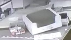 Trabajadores respondieron con palos. Captura