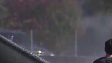 Avioneta se estrella en autopista 101