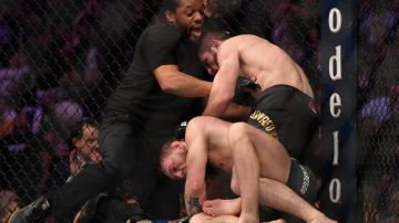 El ruso Khabib Nurmagomedov venció al irlandés Conor McGregor en UFC 229.