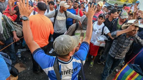 La Administración Trump afirma que hay criminales infiltrados en la caravana.
