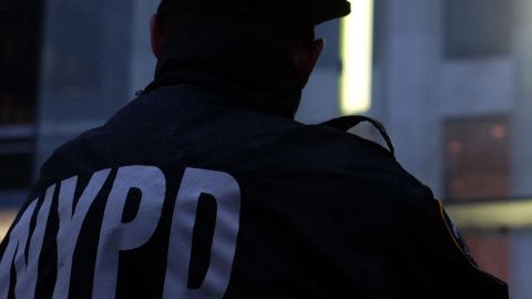 LA maestra acusa que agentes del área especial de Investigaciones mintieron.