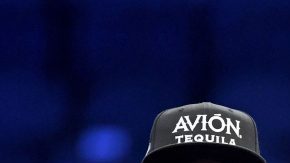 A Floyd Mayweather Jr. y Leonard Ellerbe no les desagrada la idea de enfrentar a Khabib Nurmagomedov.  (Foto: Ethan Miller/Getty Images)