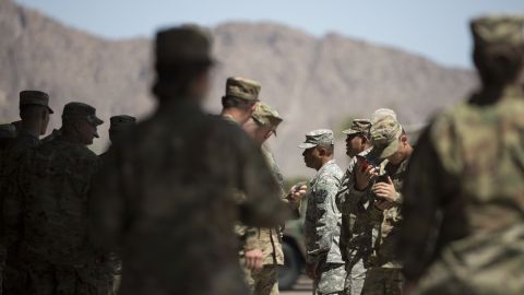 Siguen llegando tropas del ejército a la frontera sur