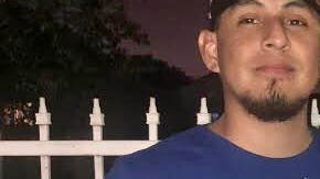 Los amigos Isidro Rodarte y Hugo Robles (d) se van a ver a Dosgers hoy. / Foto: suministrada.