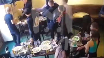 Alexandr Kokorin y Pável Mamáev agredieron a dos funcionarios al interior de una cafetería