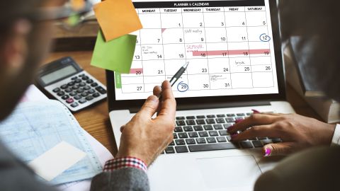 Acortar la semana es una demanda que pocos empleadores quieren probar./Shutterstock