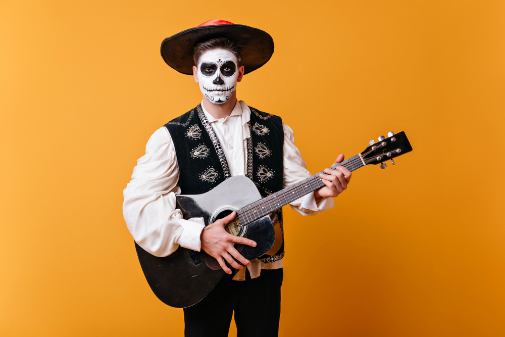 Sorprende a tus invitados en la fiesta de Halloween usando uno de estos 8 disfraces para hombres - La Opinión Sorprende a tus invitados en la fiesta de Halloween usando uno de estos 8 disfraces para hombres - La Opinión