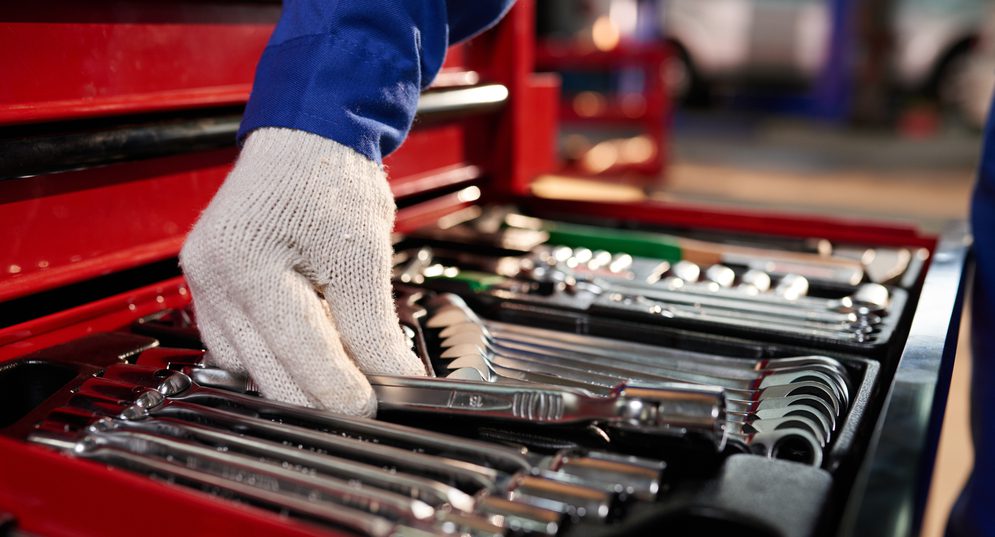 Las 8 herramientas básicas que necesitas para comenzar tu propio negocio  como mecánico de autos - La Opinión