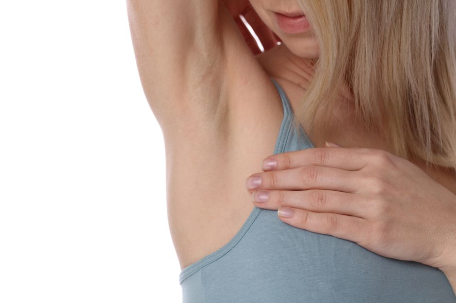 A que edad sale vello en las axilas_3