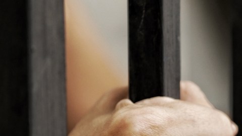Sentenciada a 9 años en prisión por matar a su violador