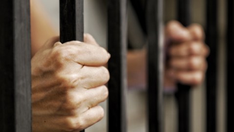 Sentenciada a 9 años en prisión por matar a su violador