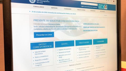 USCIS busca que los inmigrantes apliquen por cualquier beneficio desde la página web.