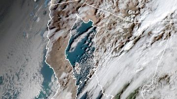 Avanza Willa en el Pacífico mexicano.