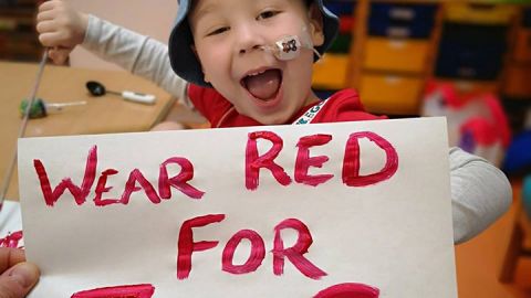 Niño con cáncer podrá recibir tratamiento en Estados Unidos.