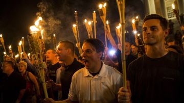 El ataque de supremacistas blancos en Charlottesville contribuyó a la polarización.