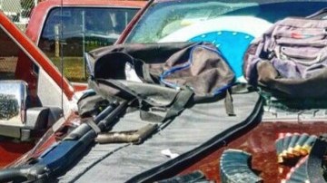 La policía escolar halló el arsenal en el coche de Russell Polsky.